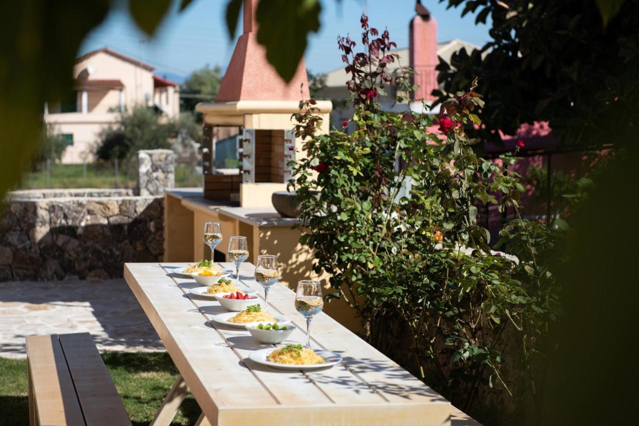 Casa Dell Amore Petrití Buitenkant foto
